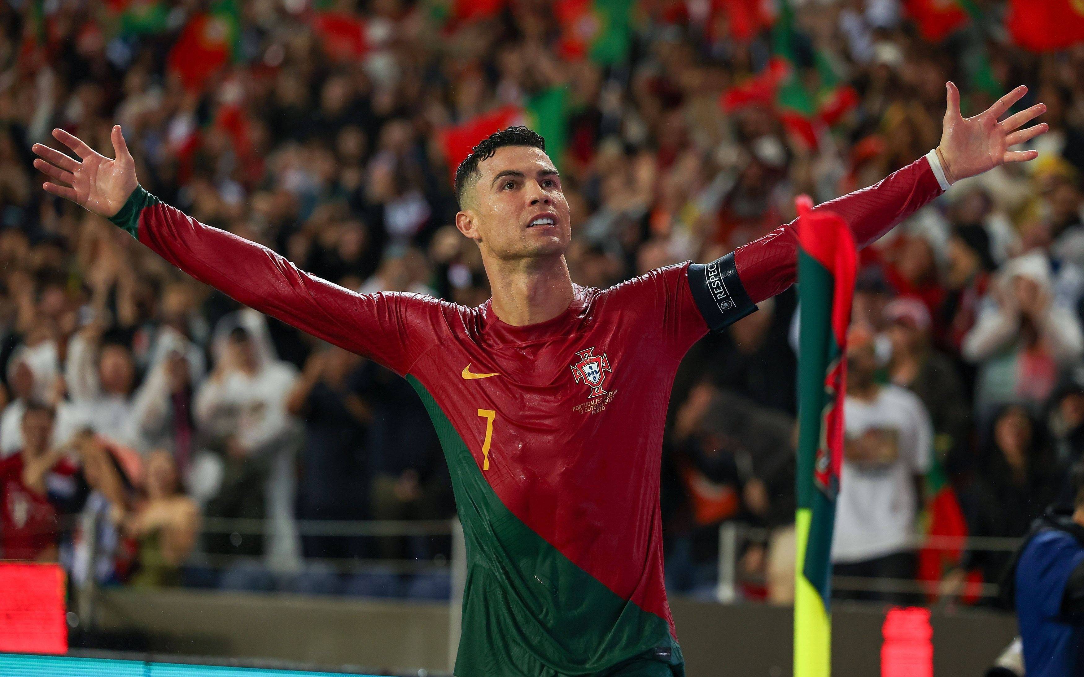 C罗在阿森纳比赛中高光表现，关键助攻引发热议！