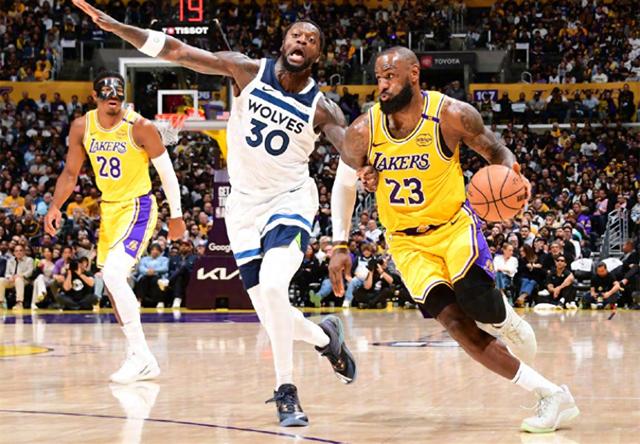 逆转之夜！湖人最后时刻连续得分取胜，如果过程.